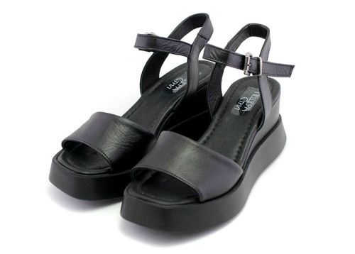 Дамски сандали на платформа в  черно - Модел Арасели