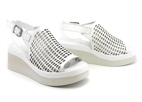 Дамски сандали на платформа в бяло - Модел Хайди.