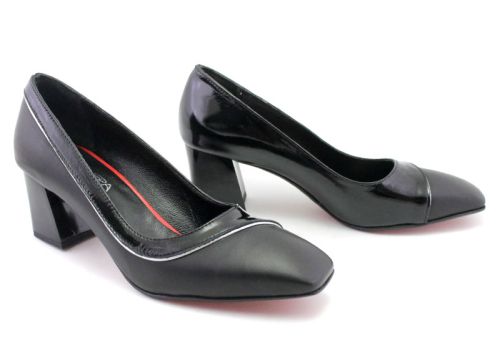 Дамски официални обувки в черно, модел Арлет.