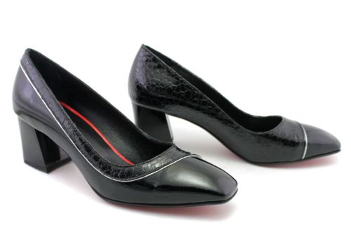 Дамски официални обувки в черен лак, модел Арлет.
