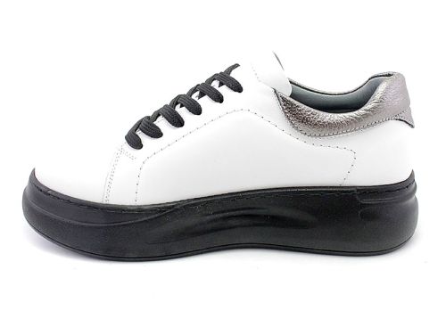 Дамски обувки спортен стил в бяло -  Модел Паола
