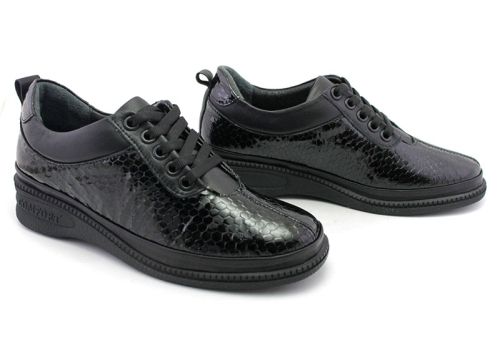 Дамски ежедневни обувки с връзки в черно - Модел Ахинора.