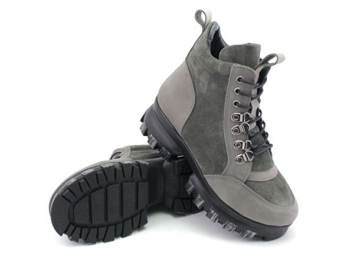 Дамски боти от естествен велур в сиво - модел Ивета