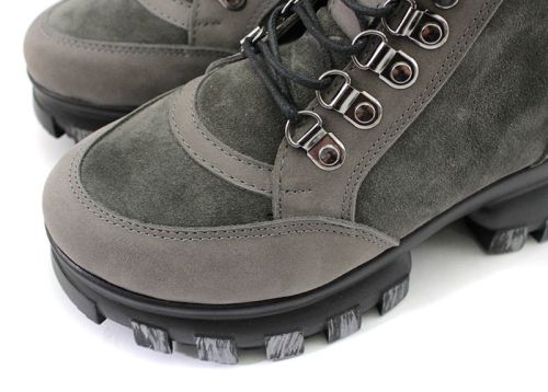 Дамски боти от естествен велур в сиво - модел Ивета