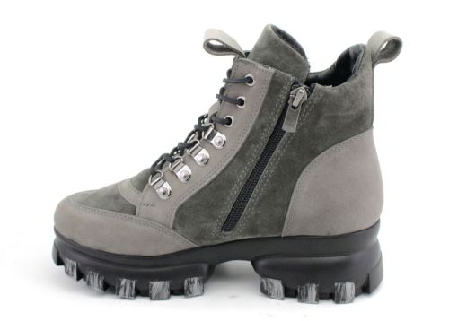 Дамски боти от естествен велур в сиво - модел Ивета