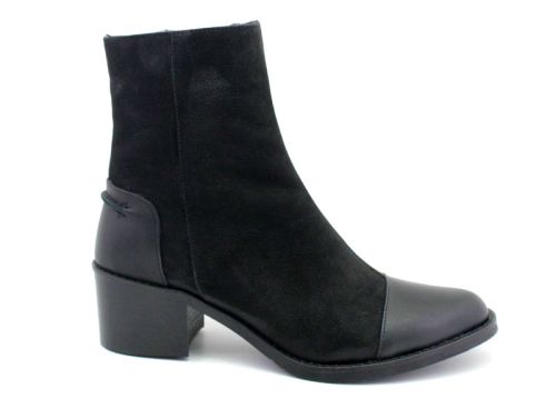 Botine de dama cu toc din piele naturala de culoare neagra - model Antigona.