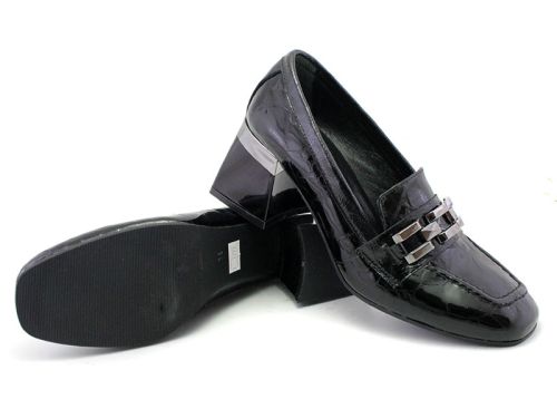 Дамски официални обувки в черен лак, модел Алта.