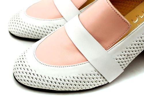 Дамски официални обувки в бяло, модел Амеранта.