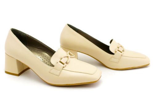 Дамски официални обувки в бежово, модел Кончита.