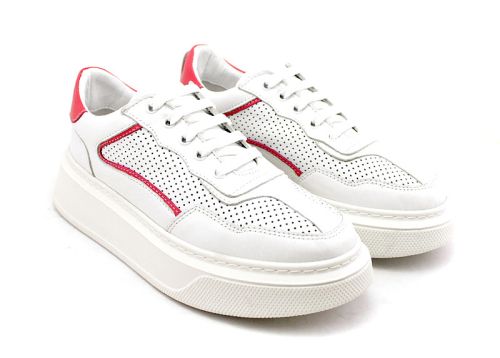 Дамски, спортни обувки в бяло - Модел Тина.