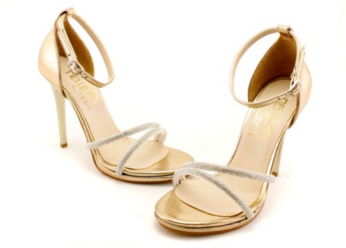 Дамски сандали на висок ток в златисто - Модел Фиделия.