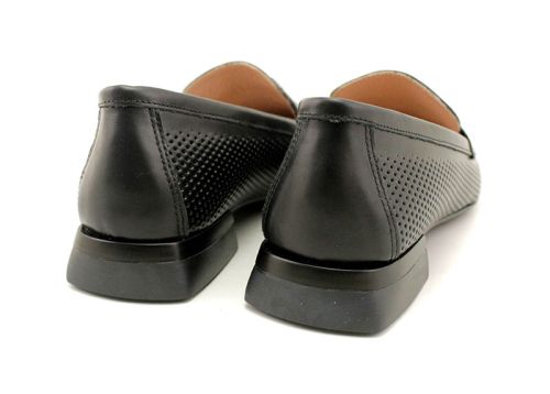 Дамски ниски обувки във черно - Модел Маруся.