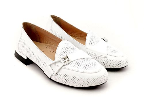 Pantofi joasa dama in alb - Model Melody.