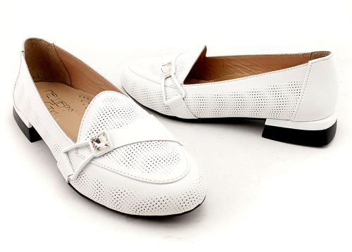 Pantofi joasa dama in alb - Model Melody.