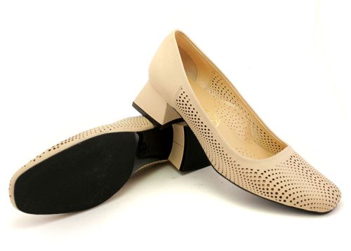 Дамски официални обувки в бежово, модел Мина.