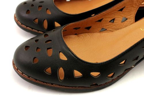 Дамски сандали във черно - Модел Росина.