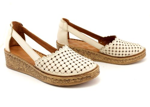 Дамски, летни обувки в бежаво - Модел Катрина.