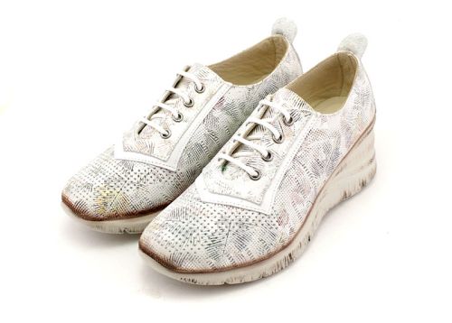 Дамски, ежедневни обувки в бяло - Модел Ейми.