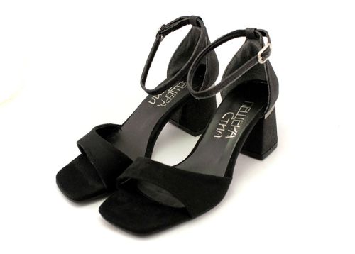 Sandale de damă din piele ecologică neagră - Model Kika.