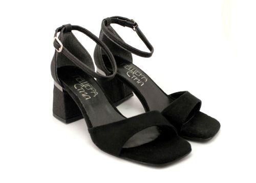 Дамски сандали от еко велур в черно - Модел Кика.