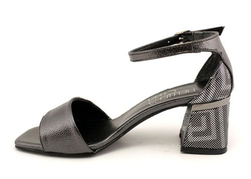 Дамски сандали в изкрящо черно - Модел Ронда.
