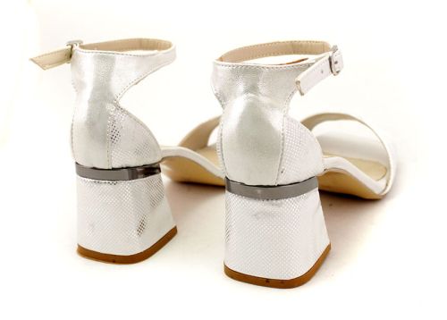 Дамски сандали в изкрящо сребро - Модел Ронда.