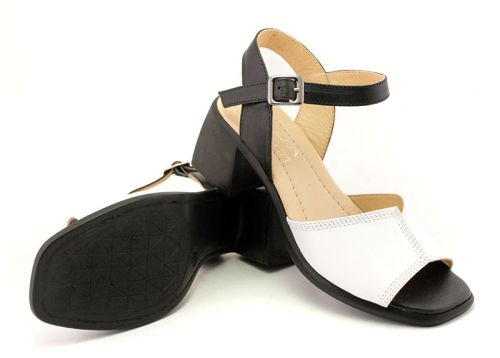 Дамски, ежедневни сандали в бяло и черно - Модел Деметра.