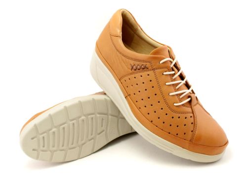 Дамски ежедневни обувки в светло кафяво - Модел Илона.