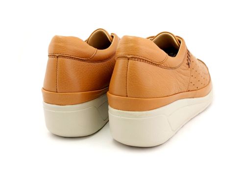 Дамски ежедневни обувки в светло кафяво - Модел Илона.