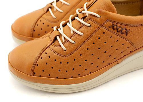 Дамски ежедневни обувки в светло кафяво - Модел Илона.