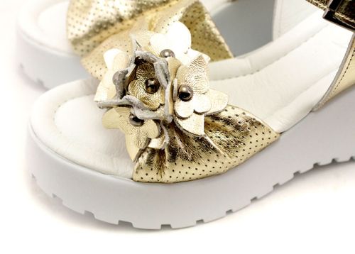 Дамски сандали от естествена кожа в златисто - Модел Маргарита.