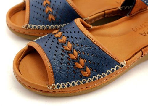Дамски сандали от естествена кожа в  син цвят - Модел Айко.