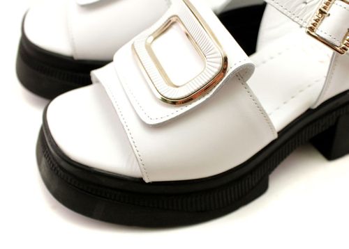 Дамски сандали от естествена кожа в бяло, модел Камелия.
