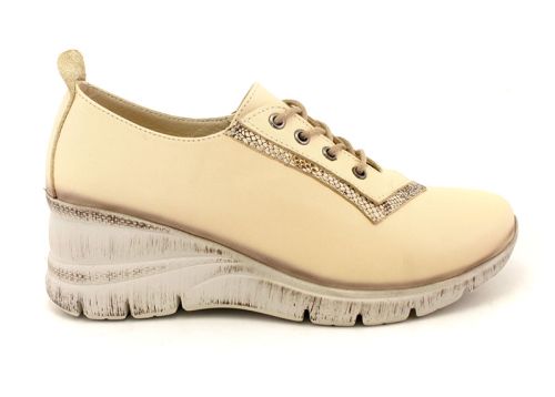 Дамски, ежедневни обувки от естествена кожа в бежово - Модел Сабрина.
