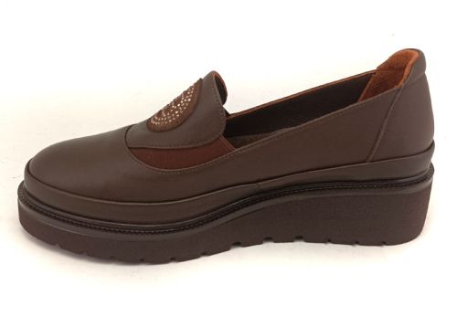 Дамски ежедневни обувки в кафяво - Модел Глория.