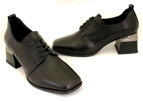 Дамски официални обувки от естествена кожа в черно - Модел Сара.