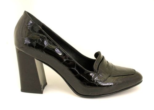 Дамски официални обувки от естествен лак в черно - Модел Меган.
