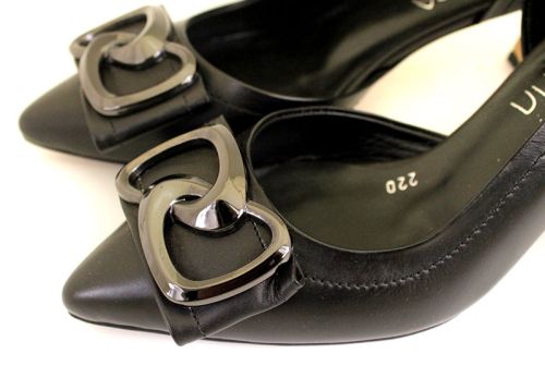 Дамски официални обувки от естествена кожа в черно - Модел Бети.