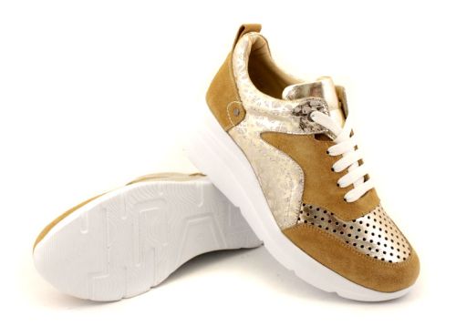 Дамски спортни летни обувки от естествена кожа и велур в златисто - Модел Ирма.