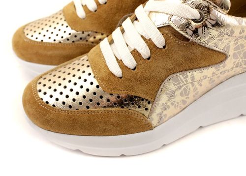 Дамски спортни летни обувки от естествена кожа и велур в златисто - Модел Ирма.