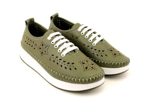 Дамски меки летни обувки от естествена кожа в зелено - Модел Жаклин.