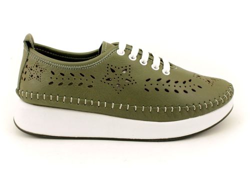 Дамски меки летни обувки от естествена кожа в зелено - Модел Жаклин.