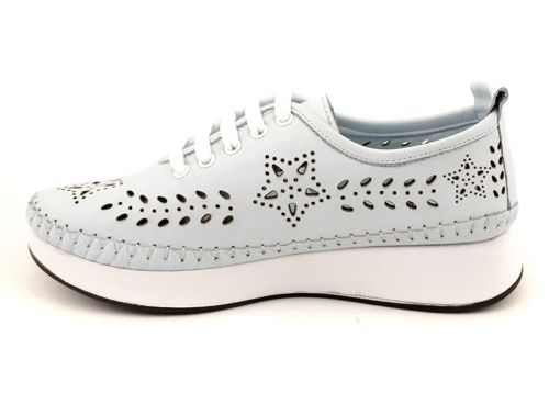 Дамски меки летни обувки от естествена кожа в светло синьо - Модел Жаклин.