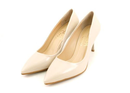 Дамски официални обувки от естествен лак в бежово - Модел Амалия.