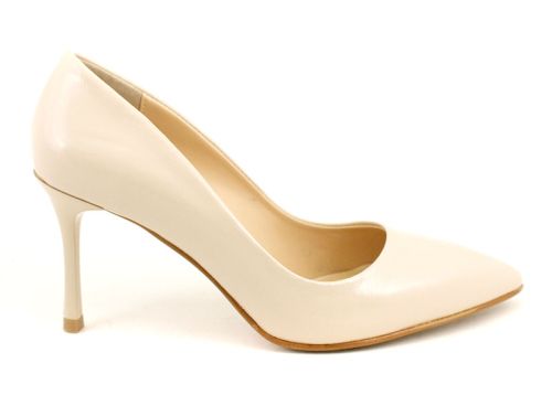 Дамски официални обувки от естествен лак в бежово - Модел Амалия.