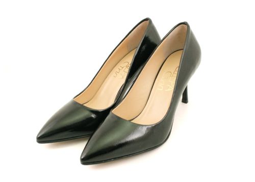 Дамски официални обувки от естествен лак в черно - Модел Амалия.