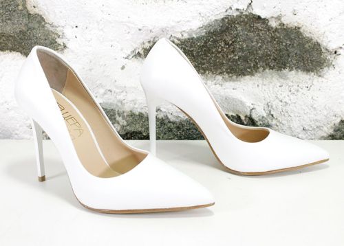 Дамски официални обувки от естествена кожа в бяло - Модел Анабела.