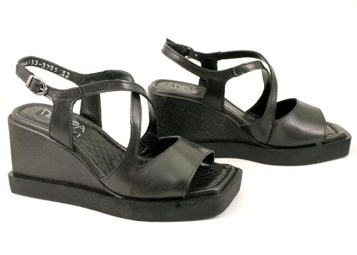 Дамски сандали в черно - модел Виктория
