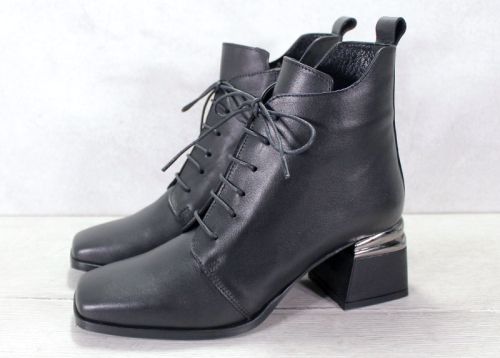 Grigio Intrigue - Дамски елегантни боти в черно - Модел Кристина.