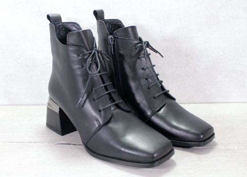 Grigio Intrigue - Дамски елегантни боти в черно - Модел Кристина.